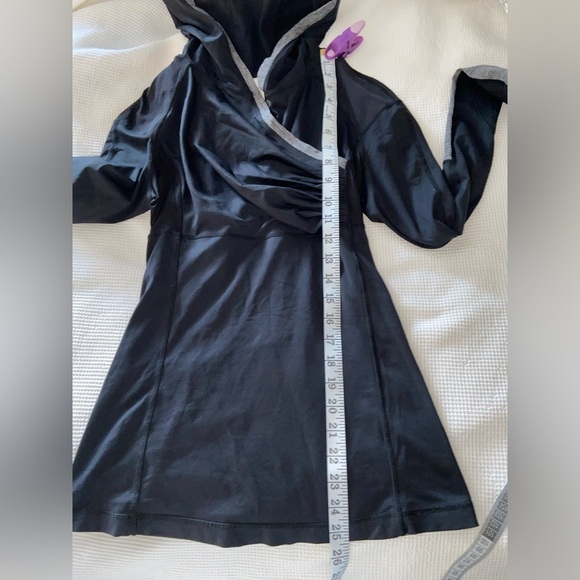 Women’s LULULEMON ATHLETICA Run Cross Train Pullover size 4 - Picture 7 of 16